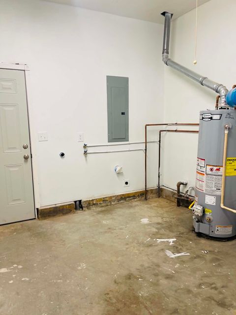 Tiny photo for 800 Riverside Drive, Worthington, KY 41183 (MLS # 60476)