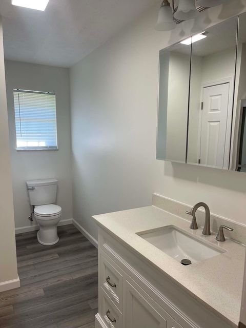 Tiny photo for 800 Riverside Drive, Worthington, KY 41183 (MLS # 60476)