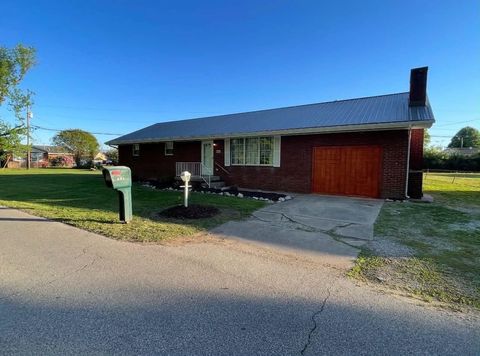 Photo of 800 Riverside Drive, Worthington, KY 41183 (MLS # 60476)