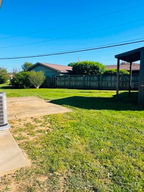 Tiny photo for 800 Riverside Drive, Worthington, KY 41183 (MLS # 60476)