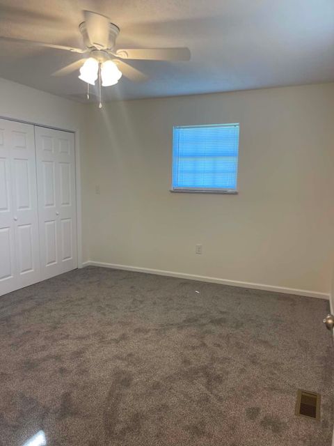 Tiny photo for 800 Riverside Drive, Worthington, KY 41183 (MLS # 60476)