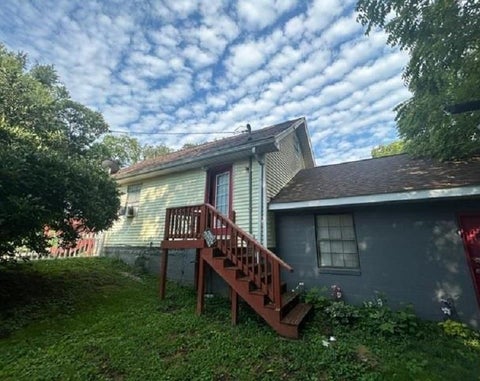 Tiny photo for 521 Old Stage Rd RD, Ashland, KY 41101 (MLS # 61078)
