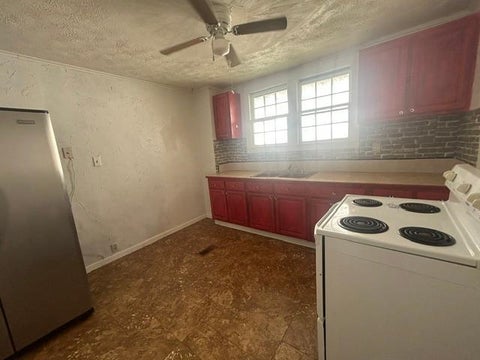 Tiny photo for 521 Old Stage Rd RD, Ashland, KY 41101 (MLS # 61078)