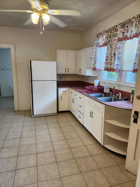 Tiny photo for 3232 Blackburn Ave, Ashland, KY 41101 (MLS # 60263)