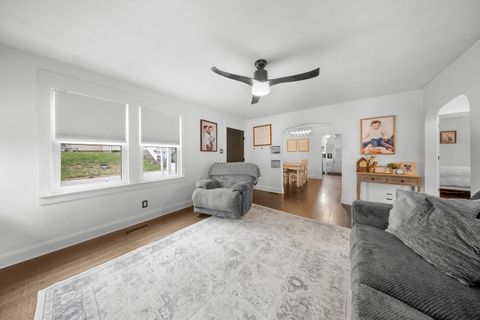 Tiny photo for 2116 Coburn Avenue Ave, Ashland, KY 41101 (MLS # 60228)