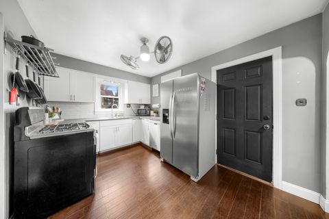 Tiny photo for 2116 Coburn Avenue Ave, Ashland, KY 41101 (MLS # 60228)