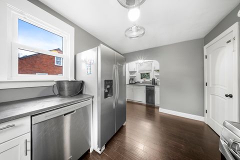 Tiny photo for 2116 Coburn Avenue Ave, Ashland, KY 41101 (MLS # 60228)