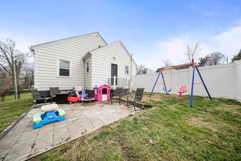 Tiny photo for 2116 Coburn Avenue Ave, Ashland, KY 41101 (MLS # 60228)