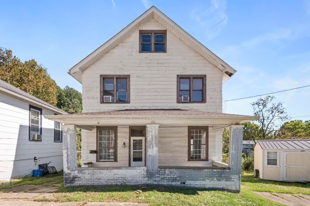 Photo of 1112 First Circle Prospect, Ashland, KY 41101 (MLS # 61329)