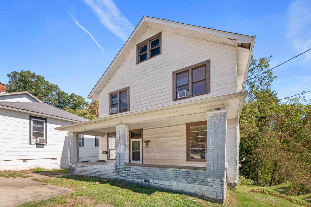 Photo of 1112 First Circle Prospect, Ashland, KY 41101 (MLS # 61329)