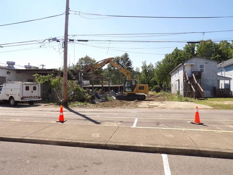 Tiny photo for 2135 Central Avenue, Ashland, KY 41101 (MLS # 59577)