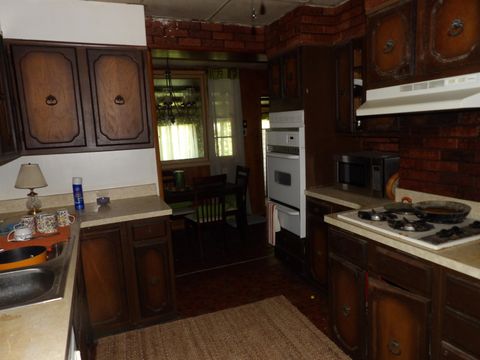 Tiny photo for 2135 Central Avenue, Ashland, KY 41101 (MLS # 59577)