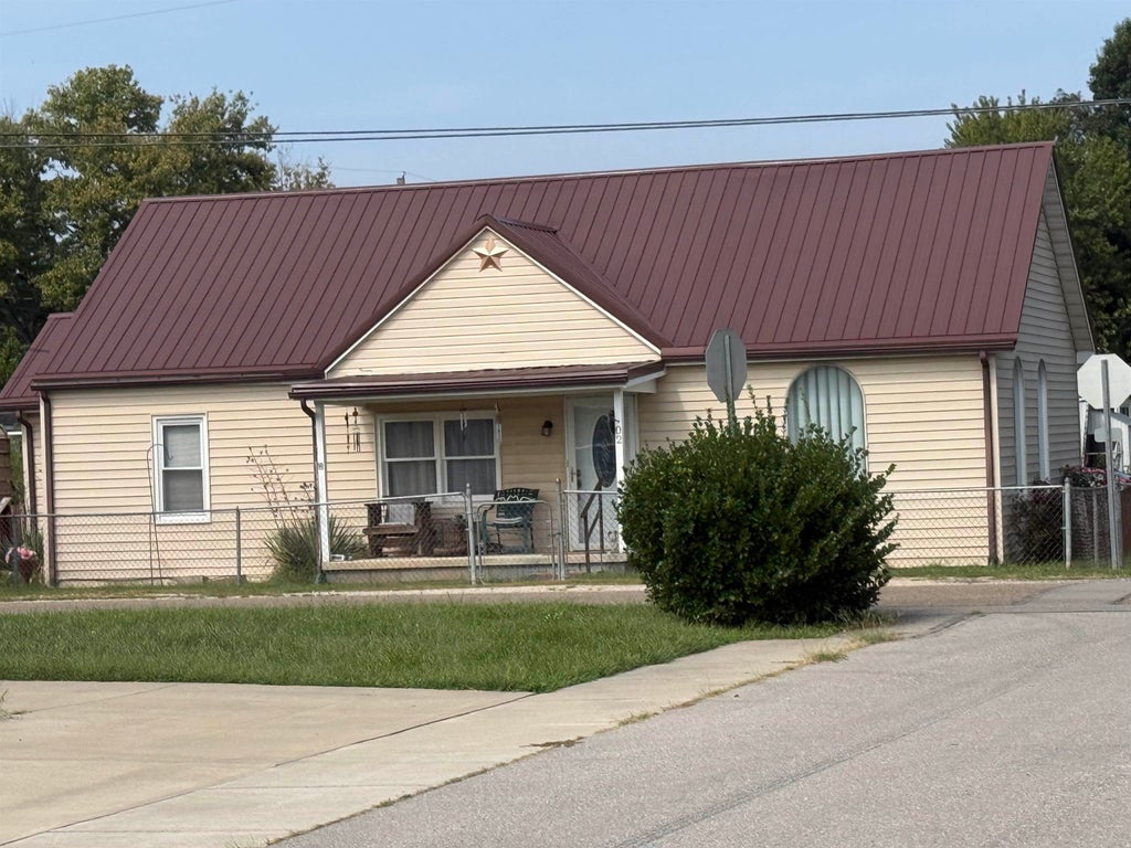 Photo of 102 W 2nd Avenue, south shore, KY 41175 (MLS # 61328)