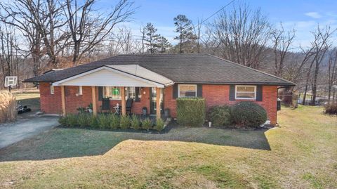 Photo of 312 W Woodmont Drive, Ashland, KY 41102 (MLS # 60068)