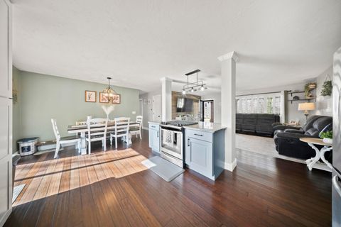 Tiny photo for 312 W Woodmont Drive, Ashland, KY 41102 (MLS # 60068)