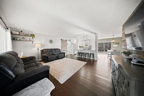 Tiny photo for 312 W Woodmont Drive, Ashland, KY 41102 (MLS # 60068)