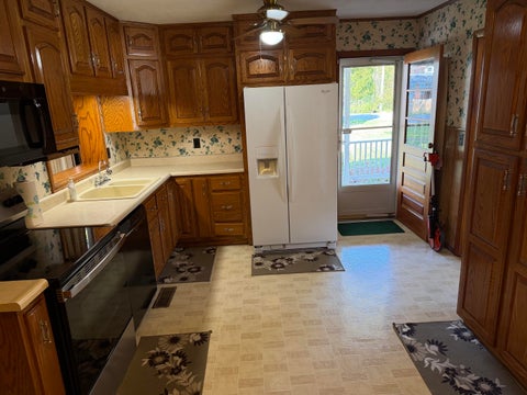 Tiny photo for 910 Federal Way WAY, Flatwoods, KY 41139 (MLS # 61437)