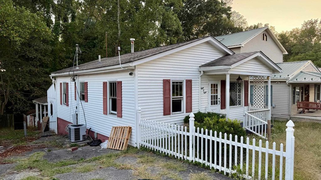 Photo of 808 James Court, Flatwoods, KY 41139 (MLS # 59485)