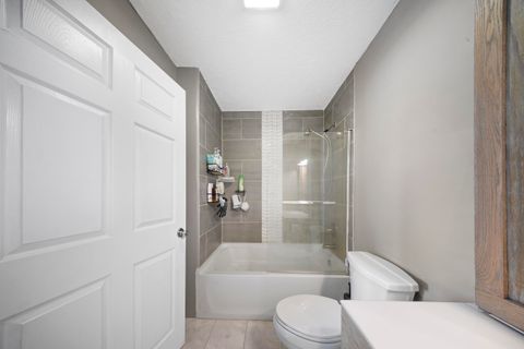 Tiny photo for 509 Fourth Avenue Ave, Worthington, KY 41183 (MLS # 60064)