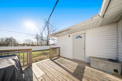 Tiny photo for 509 Fourth Avenue Ave, Worthington, KY 41183 (MLS # 60064)