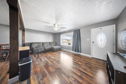 Tiny photo for 509 Fourth Avenue Ave, Worthington, KY 41183 (MLS # 60064)