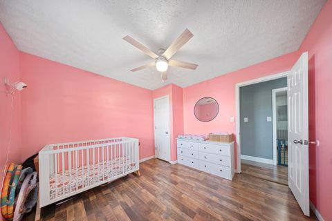 Tiny photo for 509 Fourth Avenue Ave, Worthington, KY 41183 (MLS # 60064)