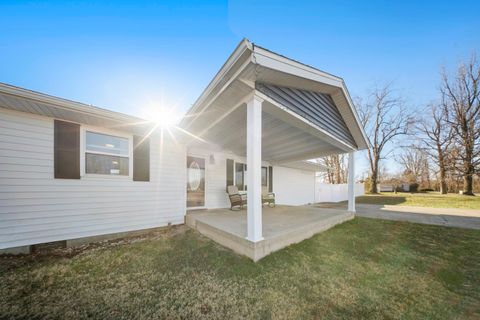 Tiny photo for 509 Fourth Avenue Ave, Worthington, KY 41183 (MLS # 60064)