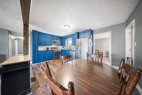 Tiny photo for 509 Fourth Avenue Ave, Worthington, KY 41183 (MLS # 60064)