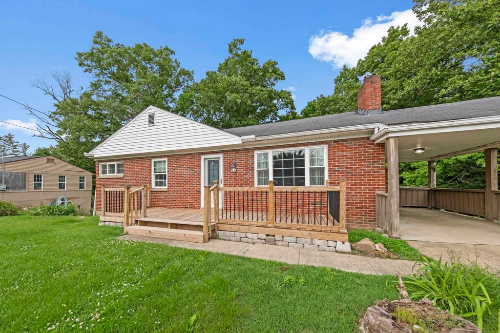 Photo of 128 New Hampshire Drive, Ashland, KY 41101 (MLS # 60689)