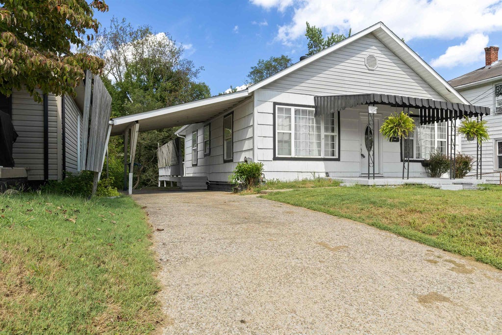 Photo of 639 Gartrell Street ST, Ashland, KY 41101 (MLS # 61268)