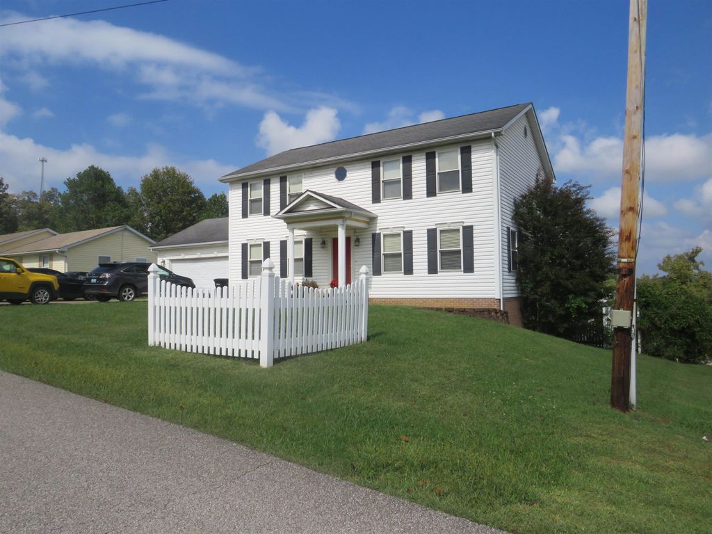 Photo of 84 Woodcrest Drive Rd, Grayson, KY 41143 (MLS # 59551)