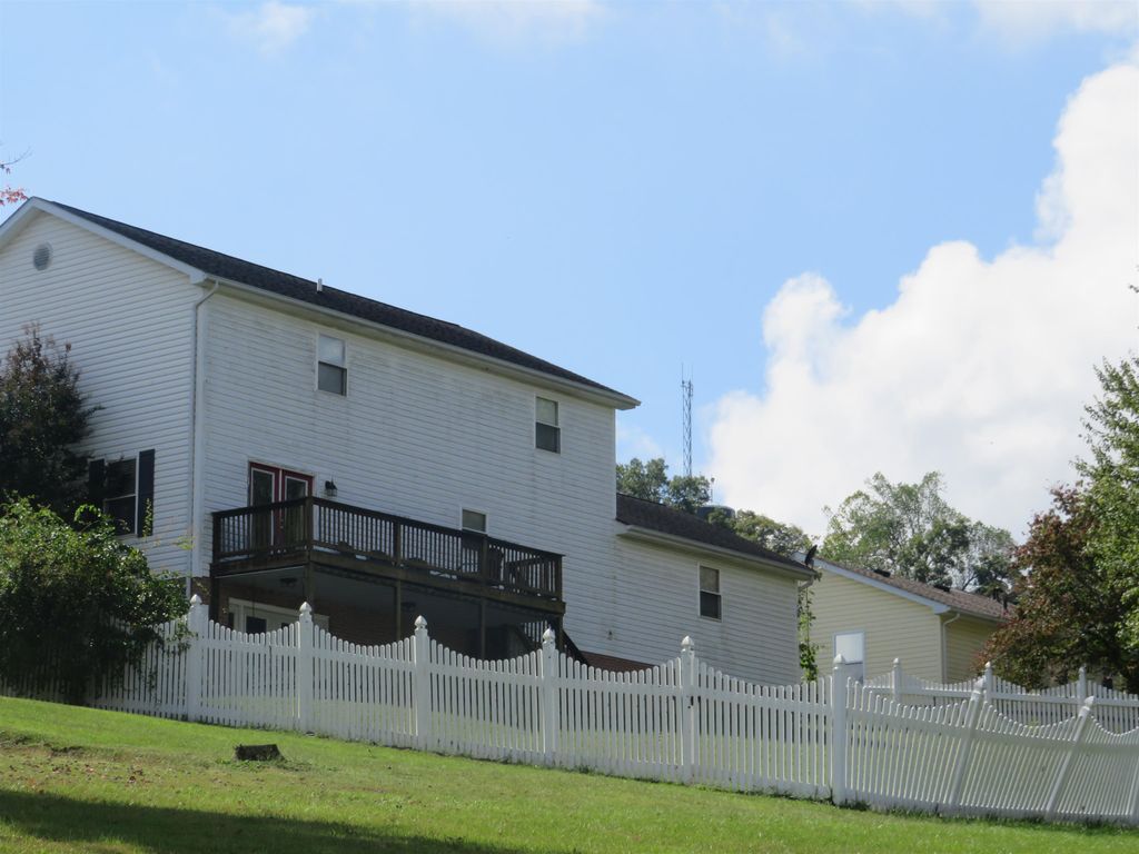 Photo of 84 Woodcrest Drive Rd, Grayson, KY 41143 (MLS # 59551)