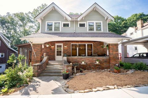 Photo of 1121 Forest Court CT, Ashland, KY 41101 (MLS # 60759)