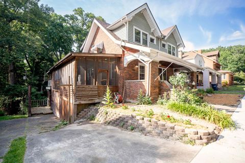 Tiny photo for 1121 Forest Court CT, Ashland, KY 41101 (MLS # 60759)