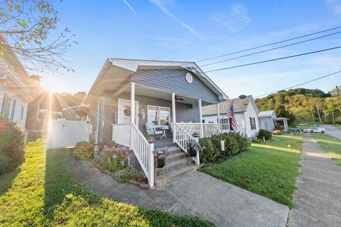 Tiny photo for 3418 Spring Street ST, Catlettsburg, KY 41129 (MLS # 61229)