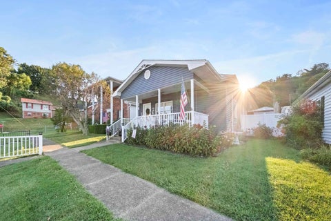 Tiny photo for 3418 Spring Street ST, Catlettsburg, KY 41129 (MLS # 61229)