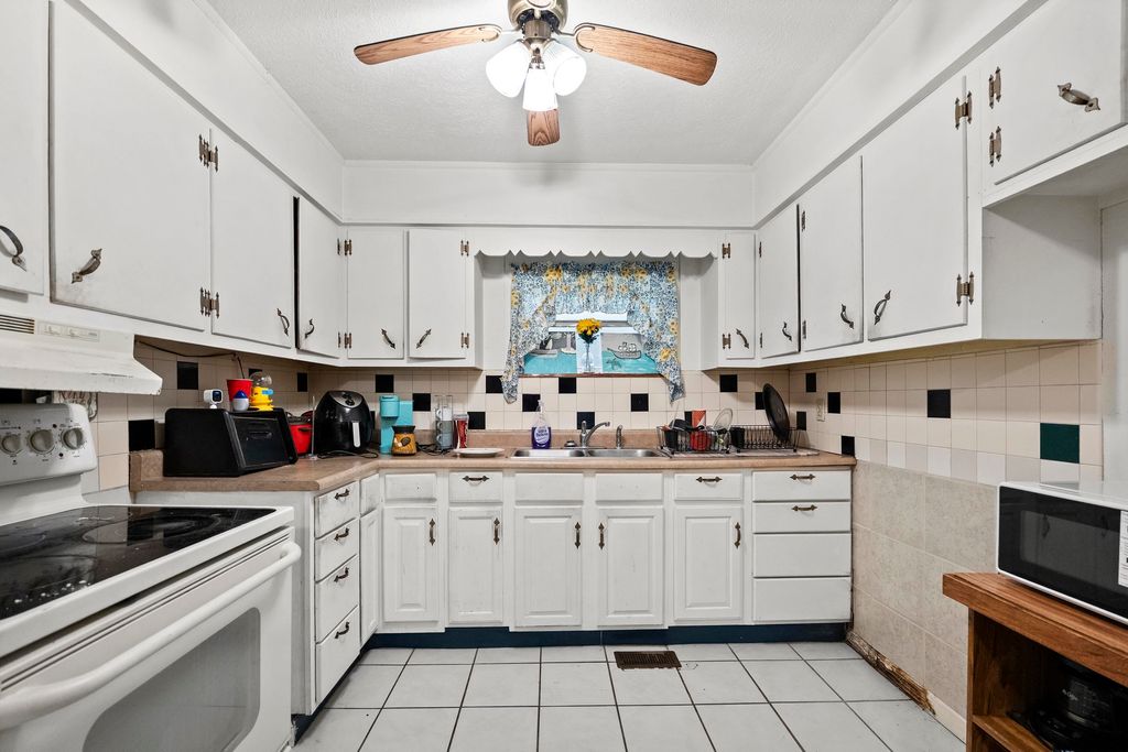 Photo of 20856 US 23, Lousia, KY 41230 (MLS # 59805)