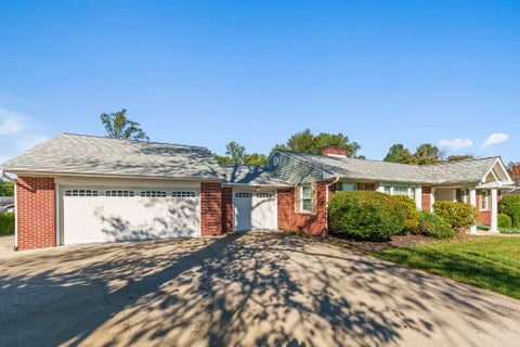 Photo of 111 Country Club Drive Dr, Ashland, KY 41101 (MLS # 61467)