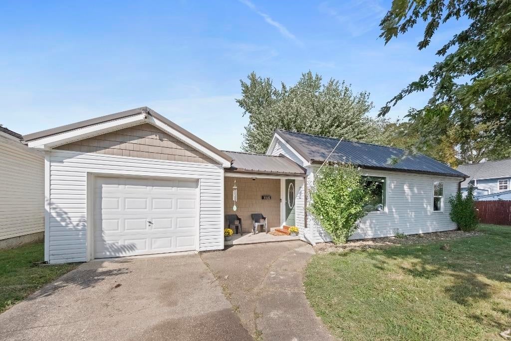 Photo of 3325 Condit Street St, Ashland, KY 41101 (MLS # 61256)
