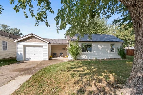 3325 CONDIT ST, ASHLAND, KY 41101 - Image 6968a876f3a3b6ea7ab2000d9e48ed85/2290448308