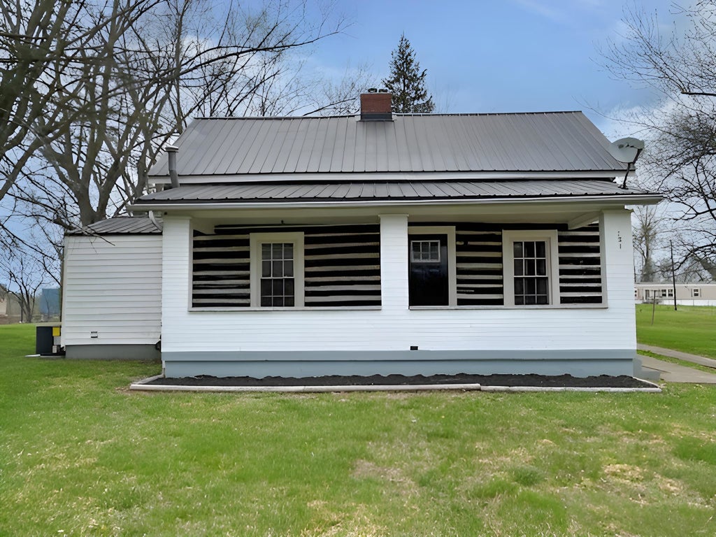 Photo of 230 McKnight St St, Ashland, KY 41102 (MLS # 60509)