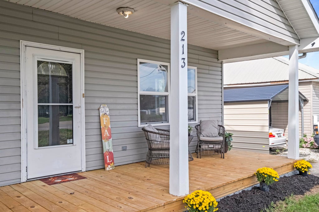 Photo of 213 Wurtland Avenue, Wurtland, KY 41144 (MLS # 61276)
