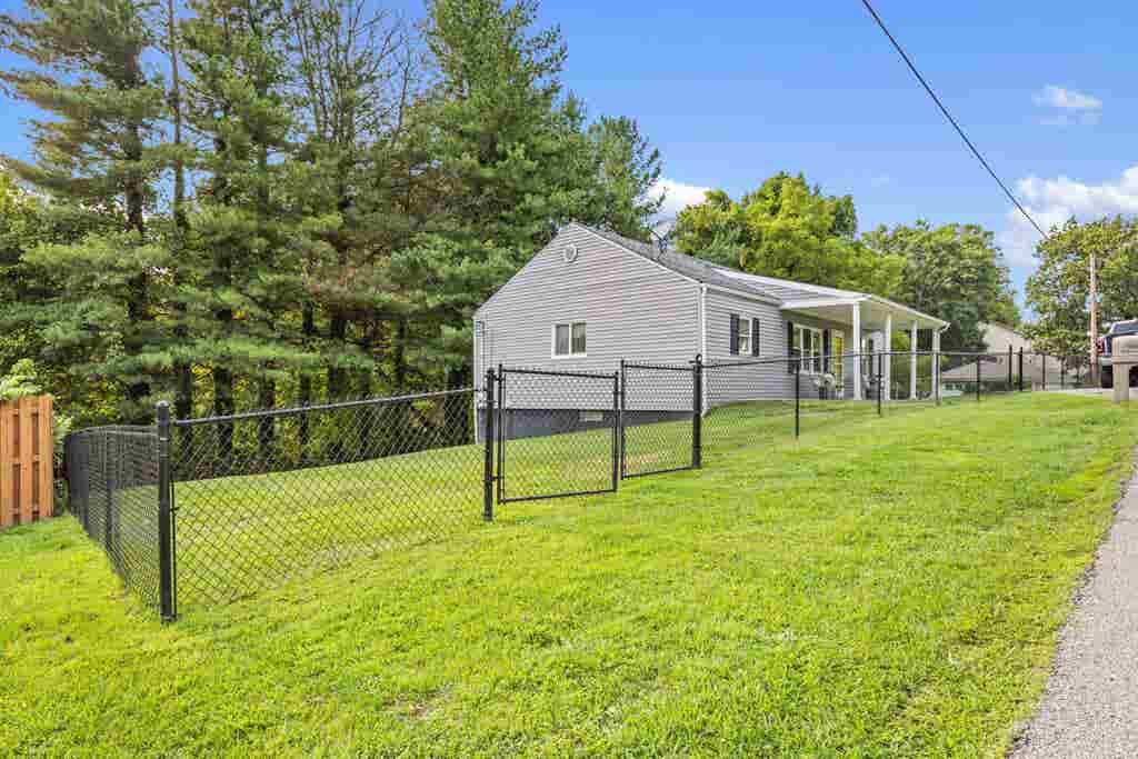 Photo of 1129 Grandview Drive DR, Flatwoods, KY 41139 (MLS # 61107)