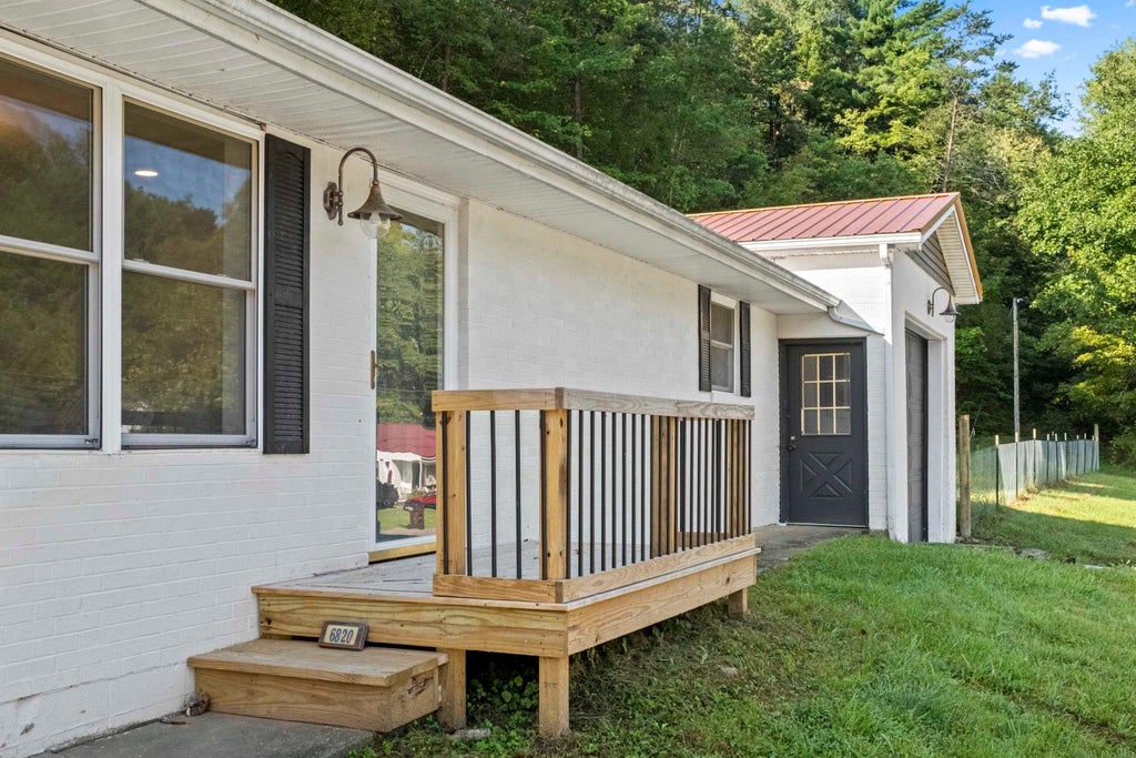 Photo of 6820 St Rt 5, Ashland, KY 41102 (MLS # 61226)