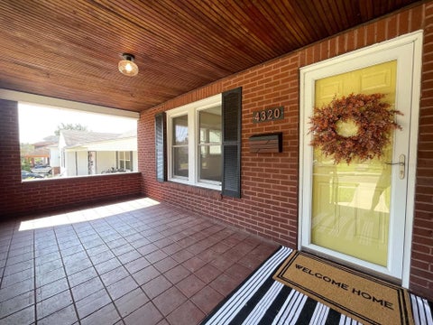 Tiny photo for 4320 Gartin Avenue Ave, Ashland, KY 41101 (MLS # 61237)