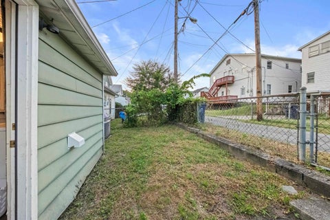 Tiny photo for 841 Montgomery Avenue, Ashland, KY 41101 (MLS # 61241)