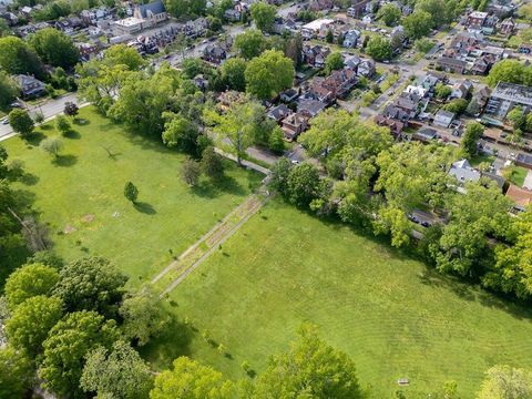Tiny photo for 840 13th Street, Huntington, WV 25701 (MLS # 59587)