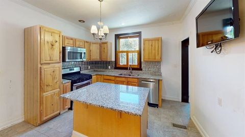Tiny photo for 840 13th Street, Huntington, WV 25701 (MLS # 59587)