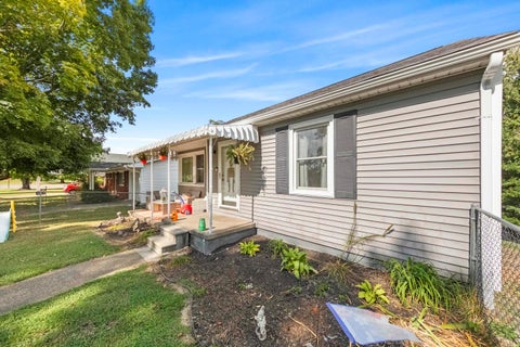 Tiny photo for 4321 Grandview Drive, Ashland, KY 41101 (MLS # 61225)