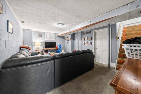 Tiny photo for 4321 Grandview Drive, Ashland, KY 41101 (MLS # 61225)